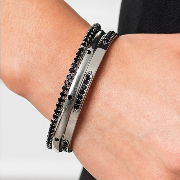 Vicious Value - Black Bracelet - Picture 1 of 2